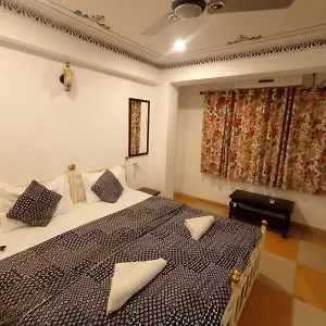 https://little-peepal-house.udaipurhotels.org